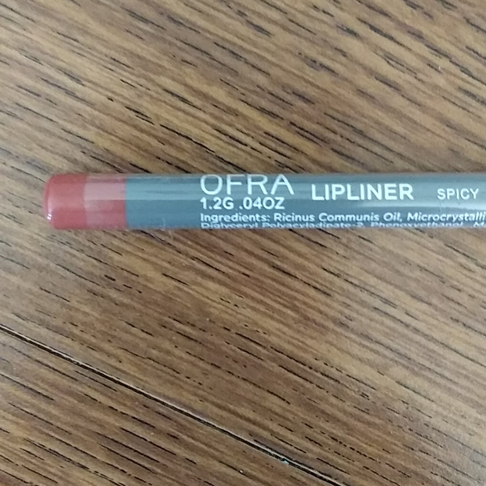 OFRA Lipliner in Spicy